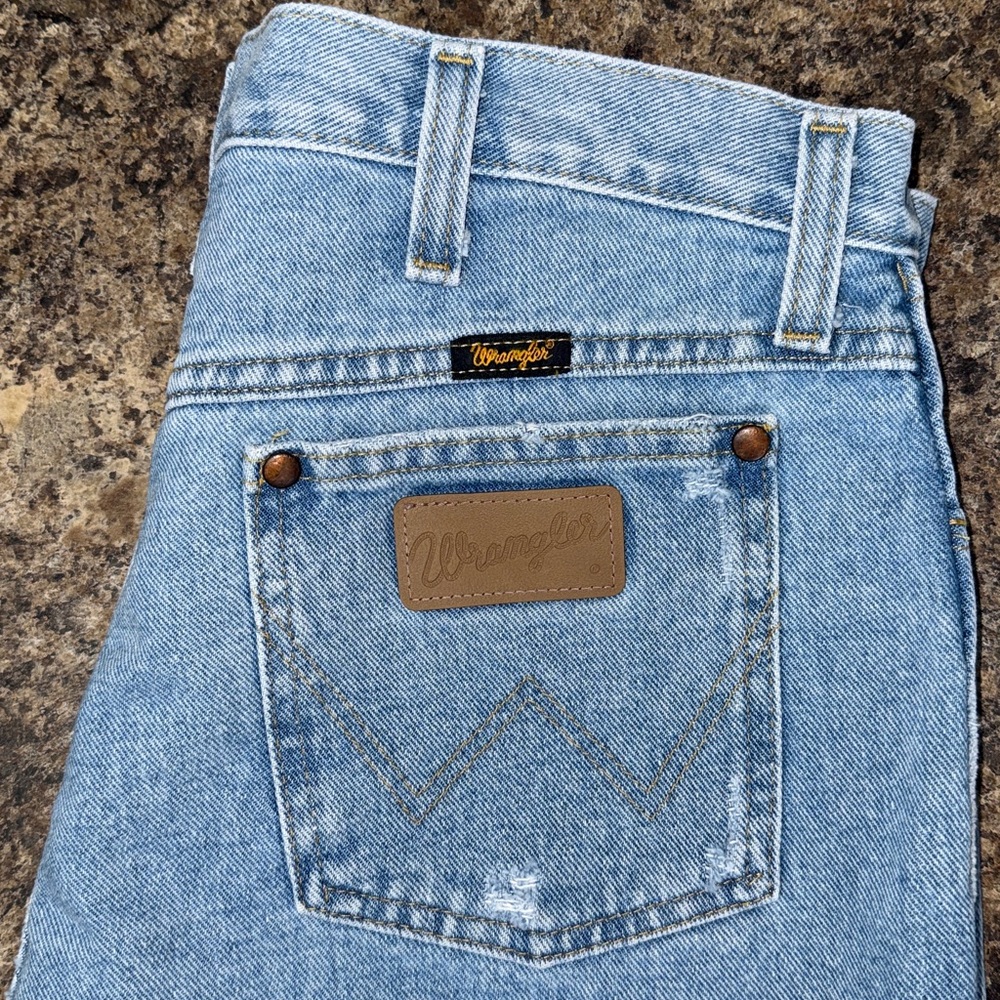 Wrangler High-Rise Cutoff Shorts Raw Hem Light Stone Relaxed Fit Boho Size 32 - Picture 15 of 16